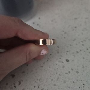 Mens size 10 spinning  ring